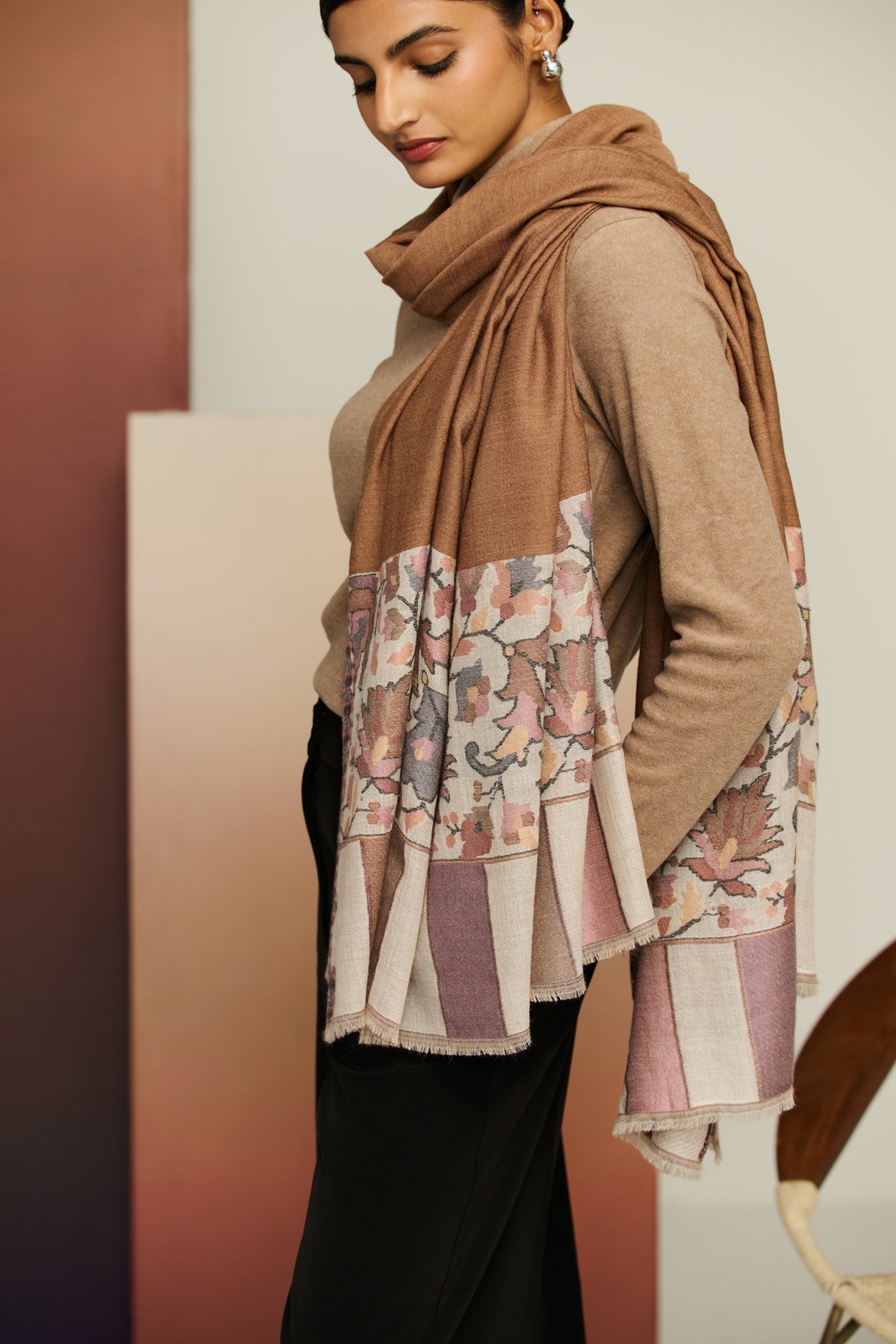 Kani Crest - Kani Border Shawl