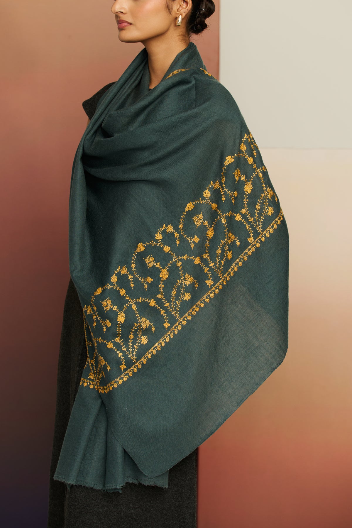 Sozni Buti Palla Stole